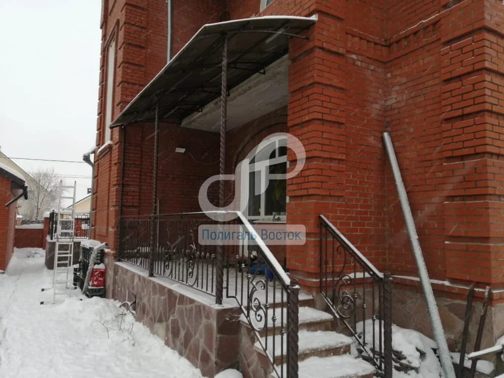 Волнистый поликарбонат для крыши – применение